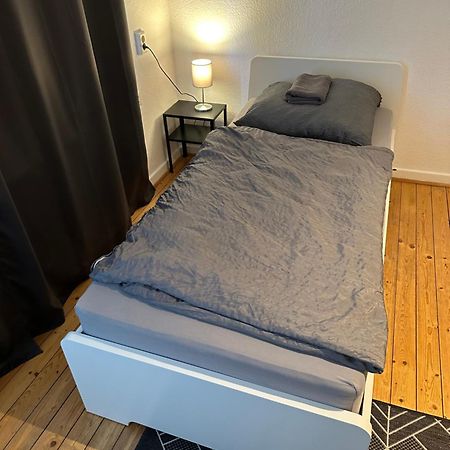 Doppelbett Unterkunft Vahrenwald-List Hannover Eksteriør billede