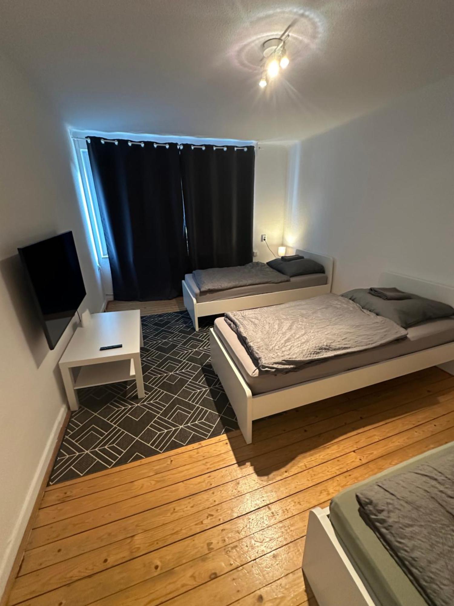 Doppelbett Unterkunft Vahrenwald-List Hannover Eksteriør billede