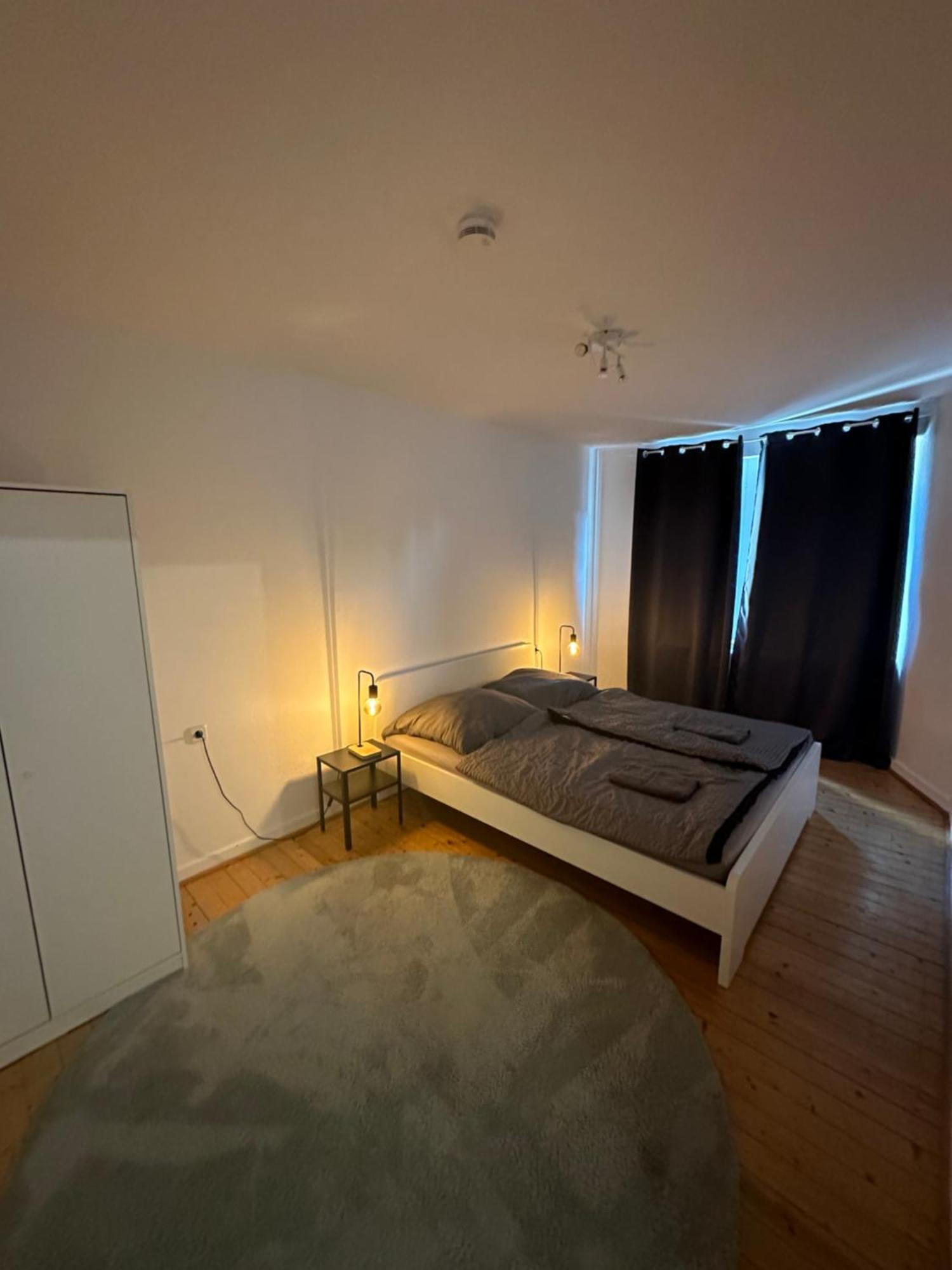 Doppelbett Unterkunft Vahrenwald-List Hannover Eksteriør billede