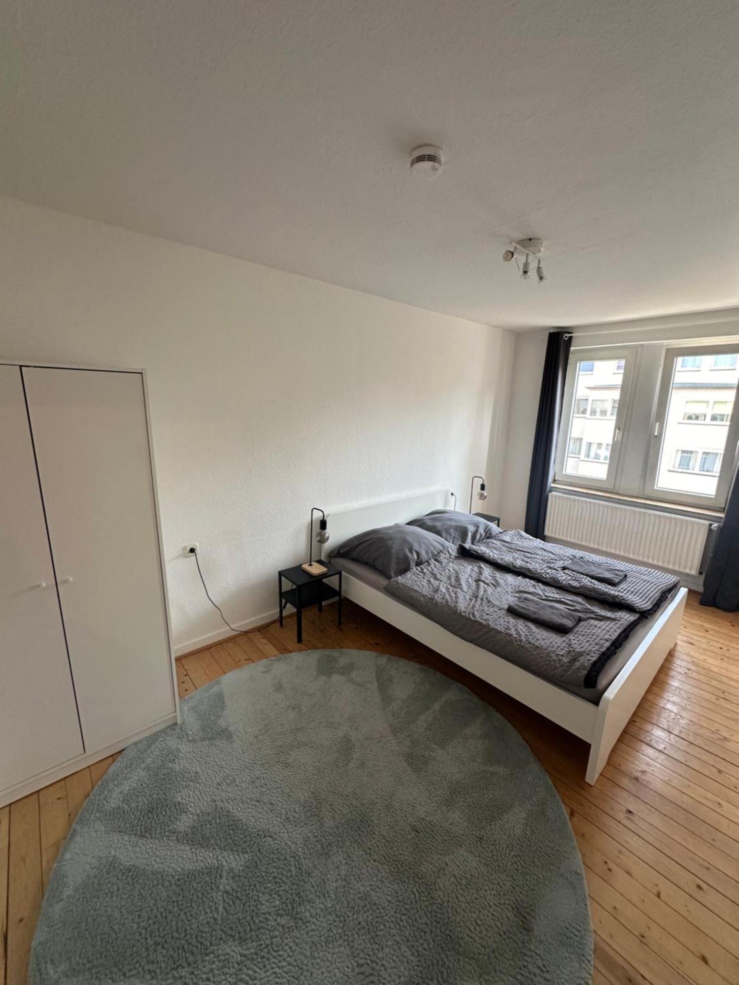 Doppelbett Unterkunft Vahrenwald-List Hannover Eksteriør billede