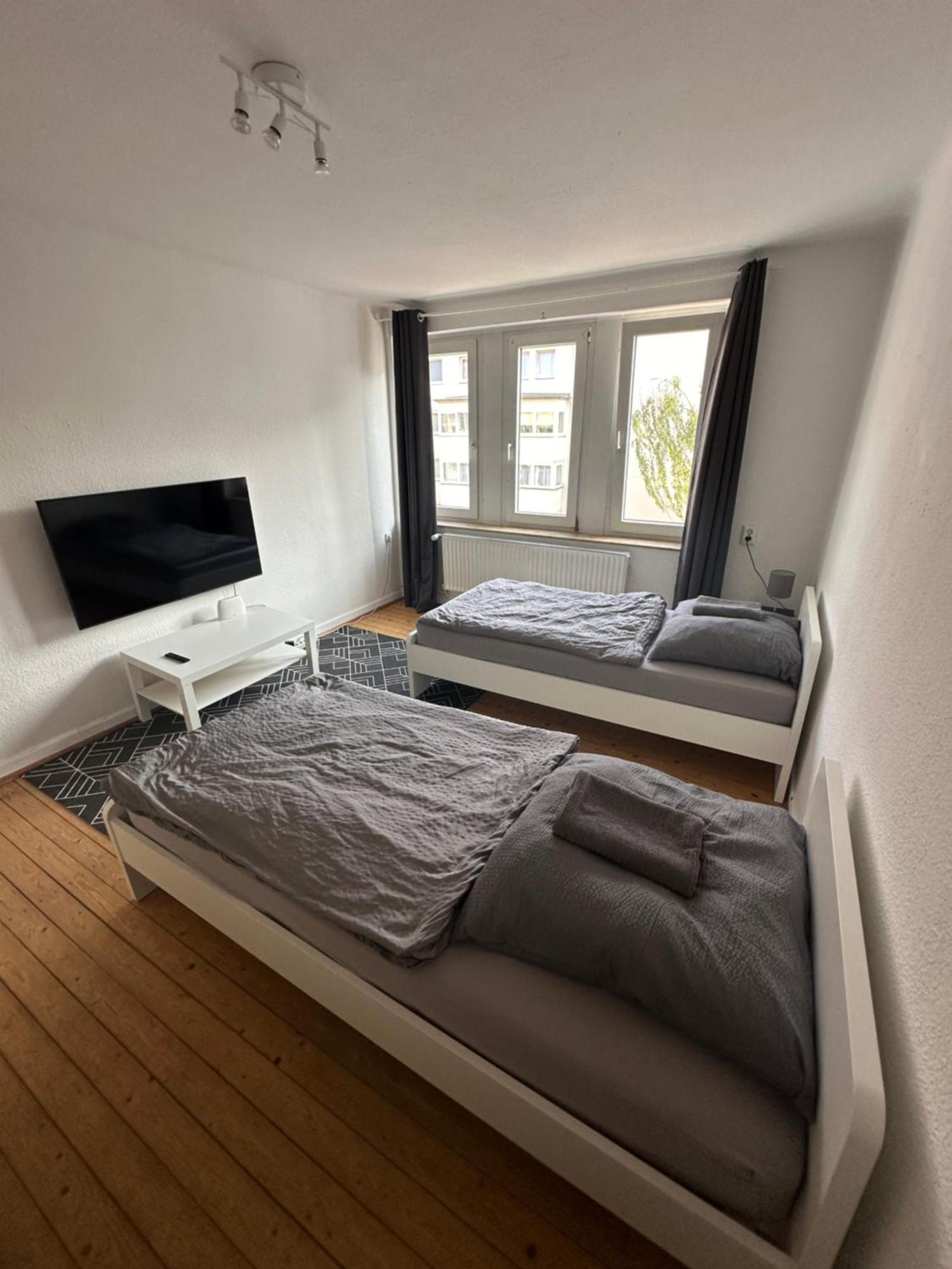 Doppelbett Unterkunft Vahrenwald-List Hannover Eksteriør billede